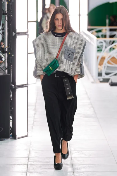 Look 22